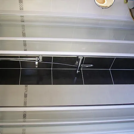 A L'ombre Du Mont St Michel