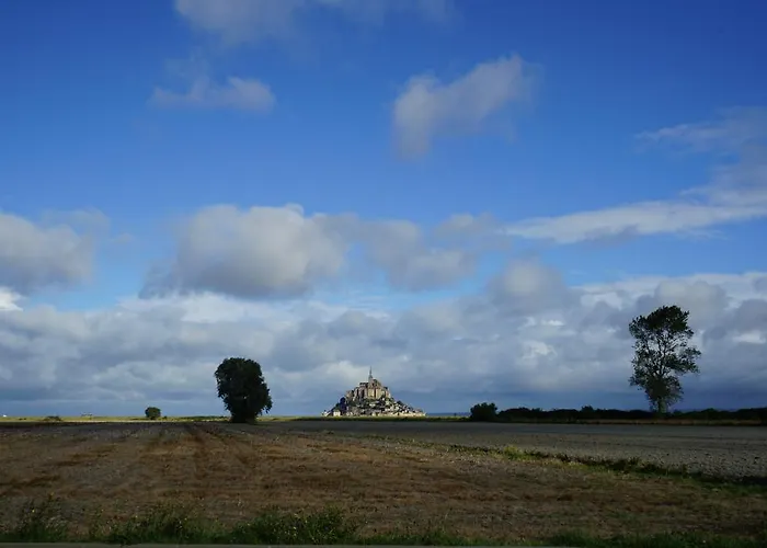 A L'ombre Du Mont St Michel 3*
