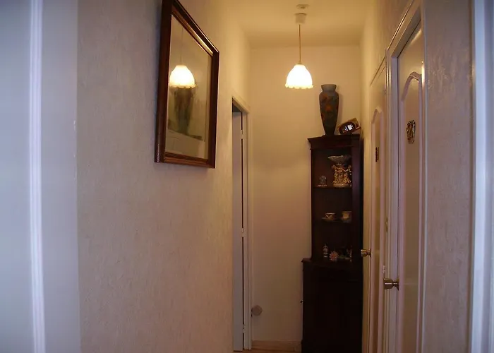 A L'ombre Du Mont St Michel